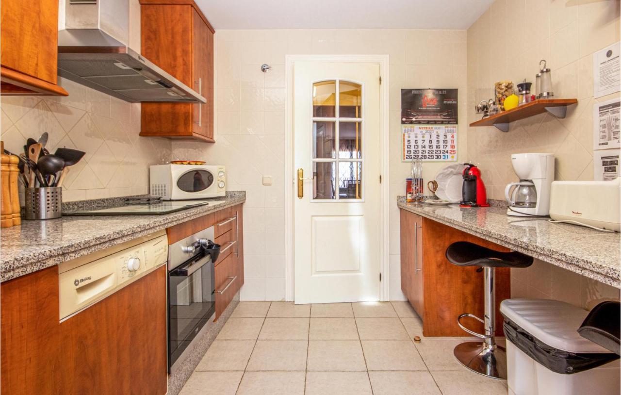 Apartamento Awesome In Elviria With Wifi