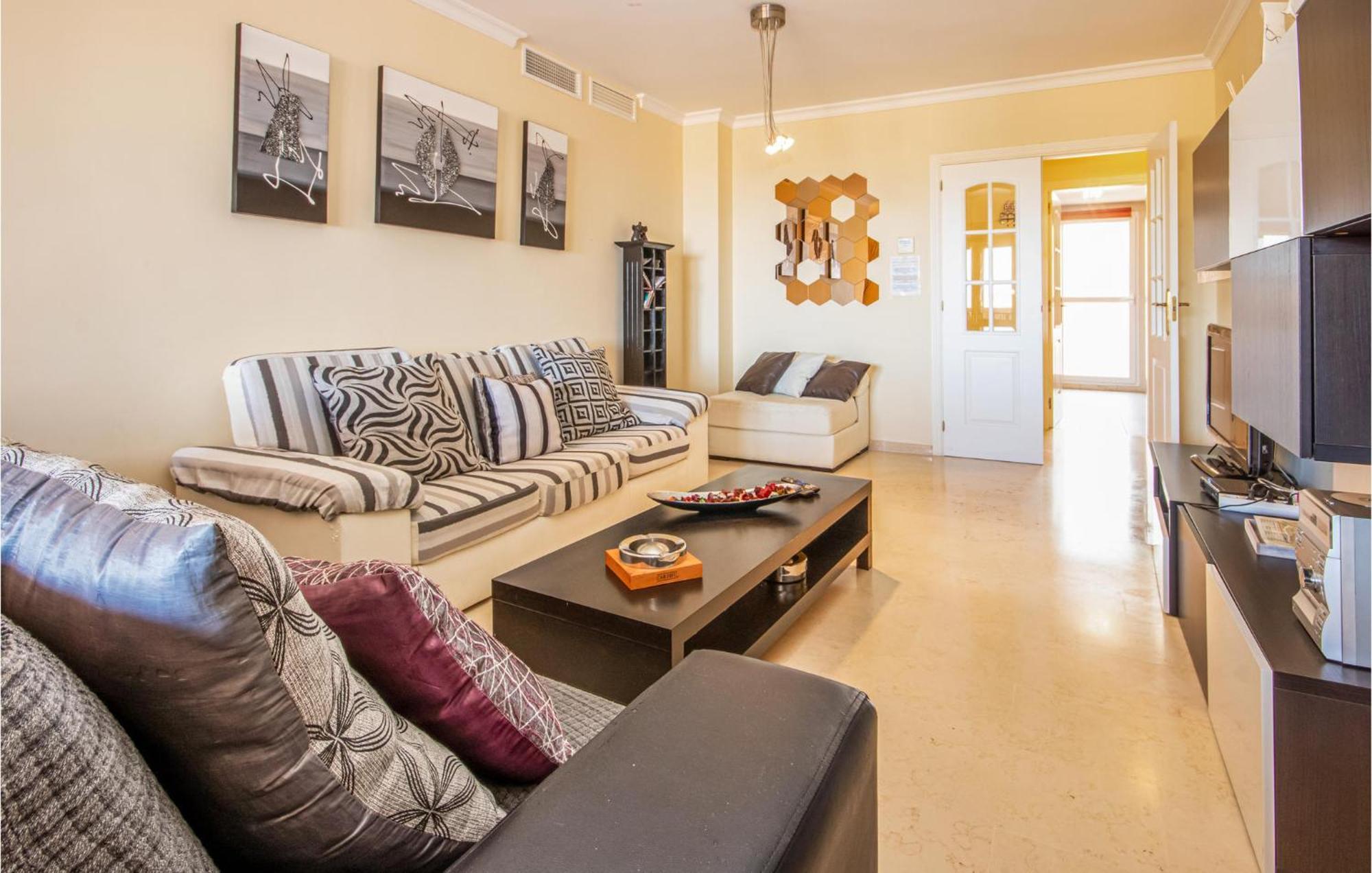 Awesome In Elviria With Wifi